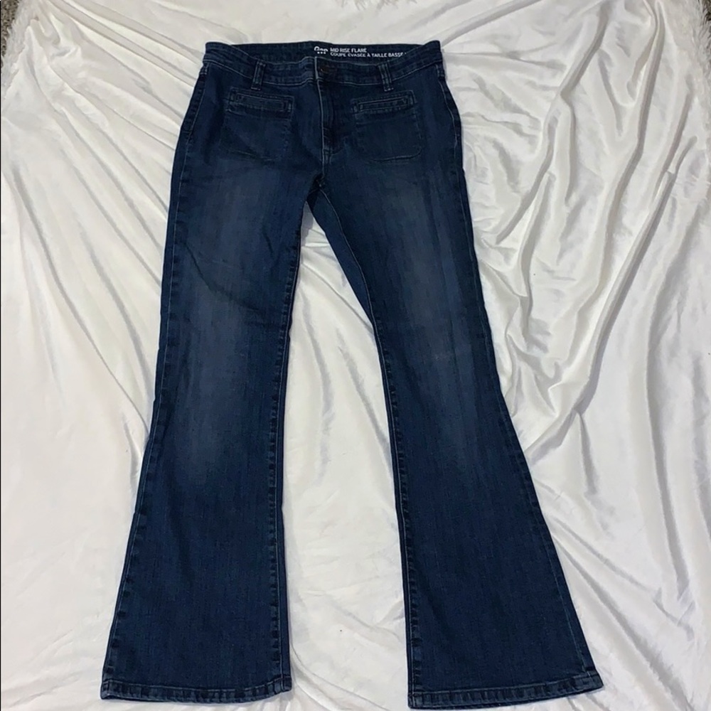 Gap mid rise flare jeans size 8